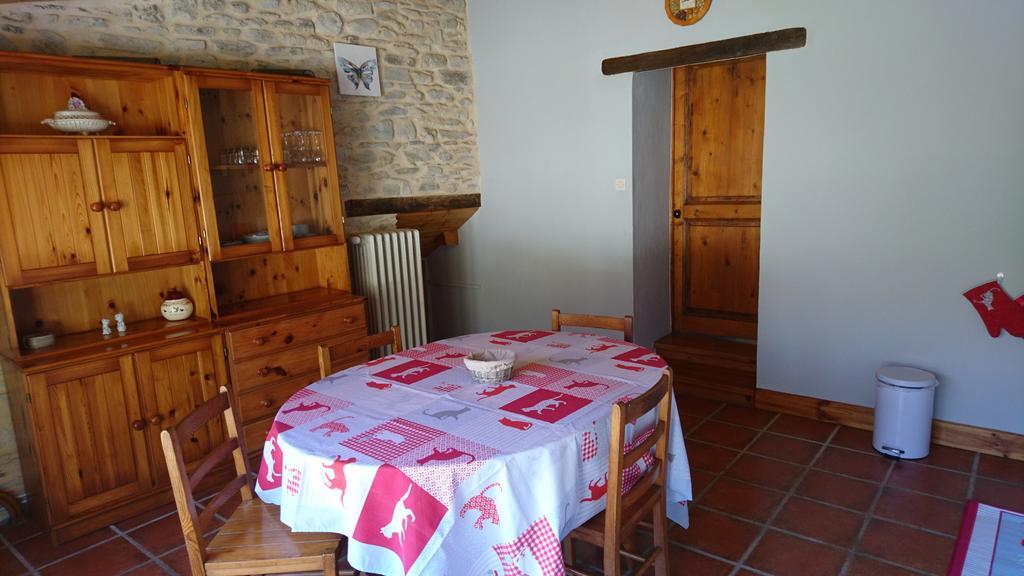 Gite Le Chapis Saint-Chamond Exterior photo