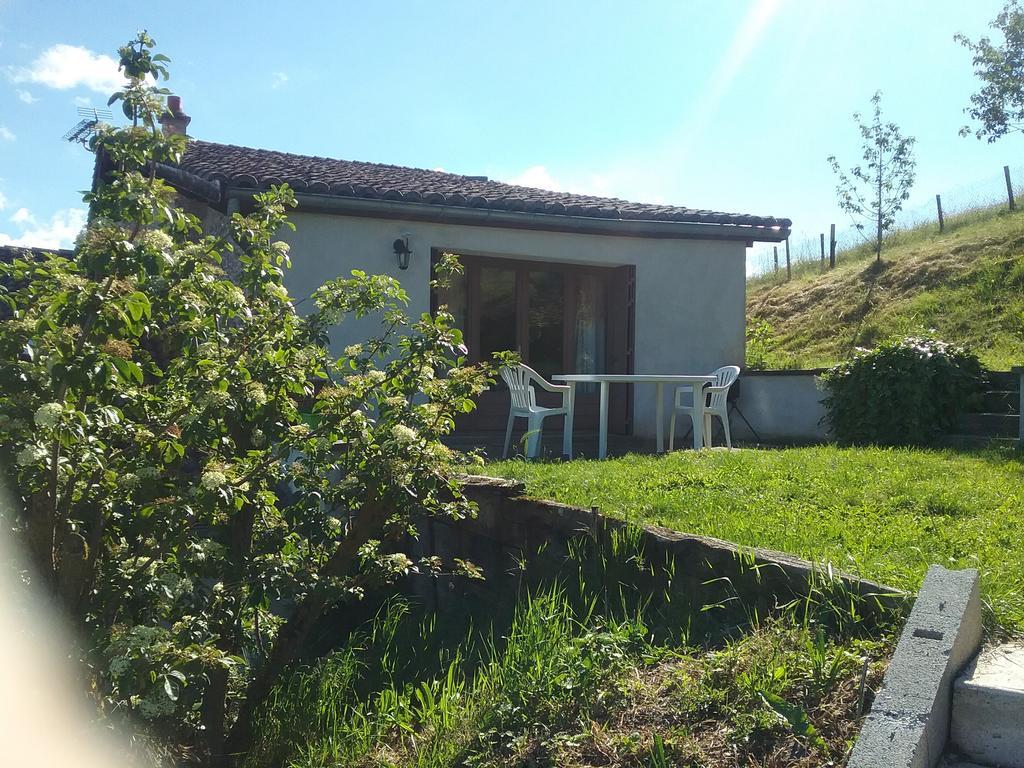 Gite Le Chapis Saint-Chamond Exterior photo